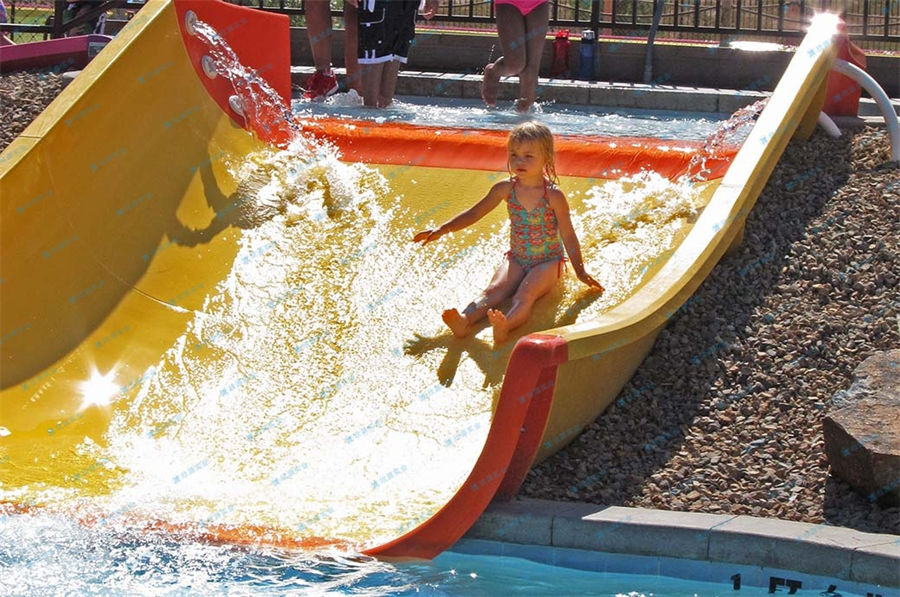 迷你坡型滑道水上乐园儿童滑梯