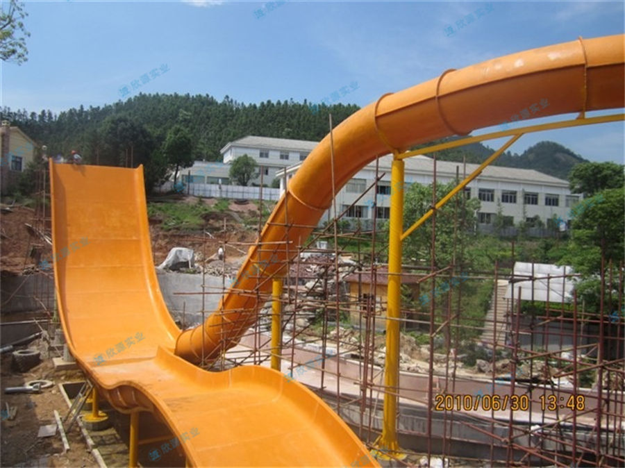 冲天回旋滑梯水上乐园大型滑梯
