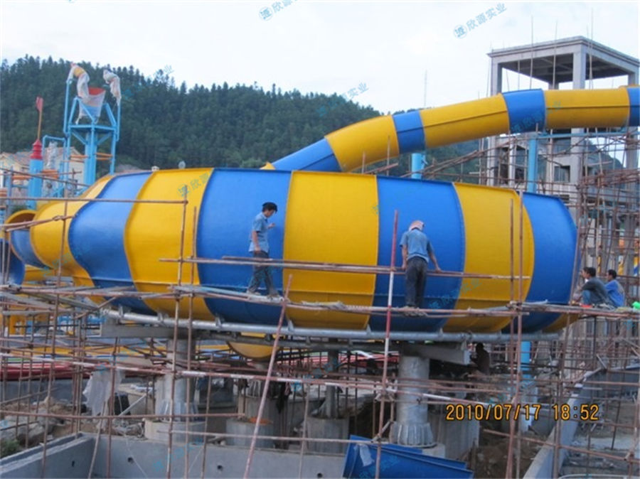 巨兽碗水上乐园大型滑梯