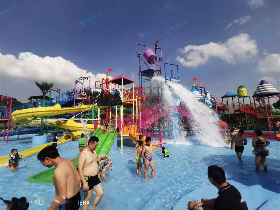 螺旋滑梯水寨水屋