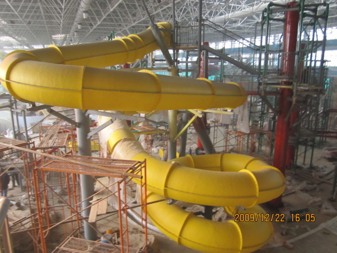 巨型管状滑道水上乐园大型滑梯