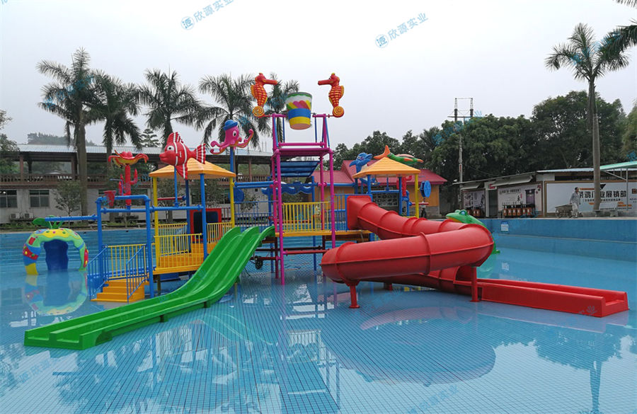 螺旋滑梯水寨水屋