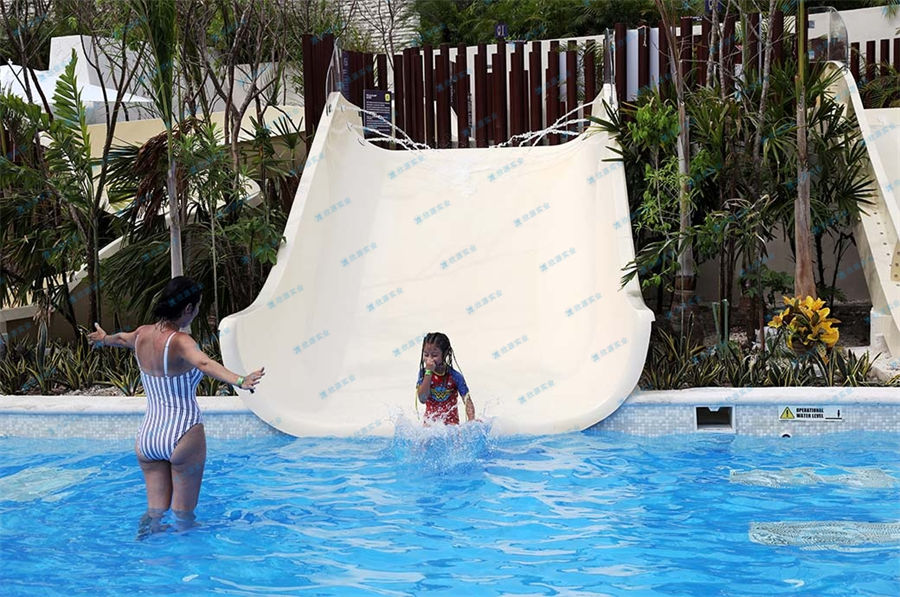 迷你坡型滑道水上乐园儿童滑梯