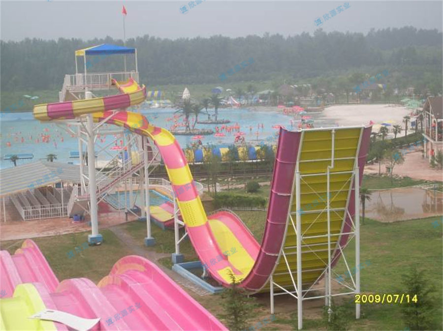 冲天回旋滑梯水上乐园大型滑梯