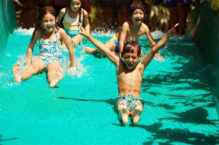 山坡滑梯水上乐园大型滑梯