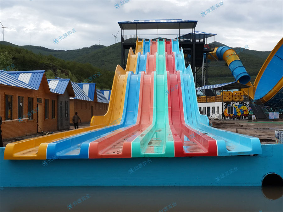 彩虹竞速波浪滑梯水上大型滑道定制