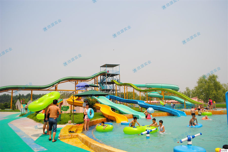 山坡滑梯水上乐园大型滑梯