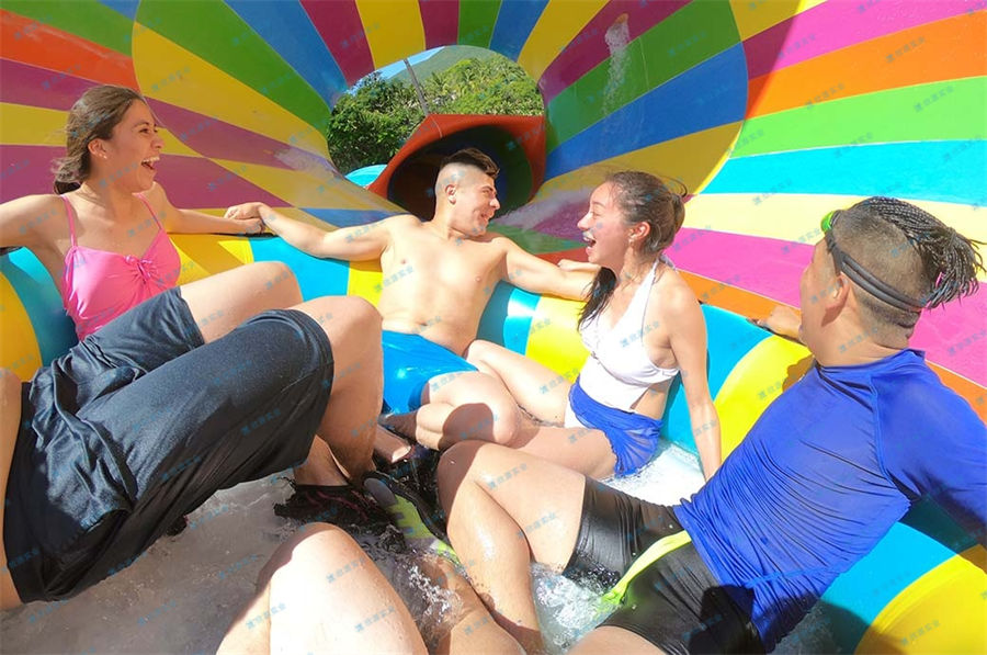 大喇叭水上大型滑梯