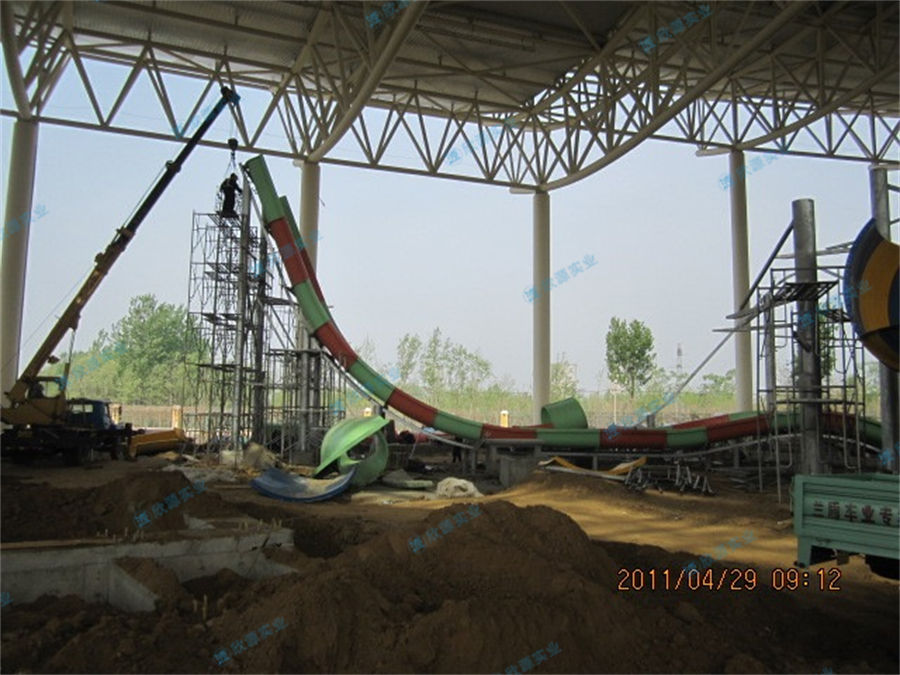 冲天回旋滑梯水上乐园大型滑梯