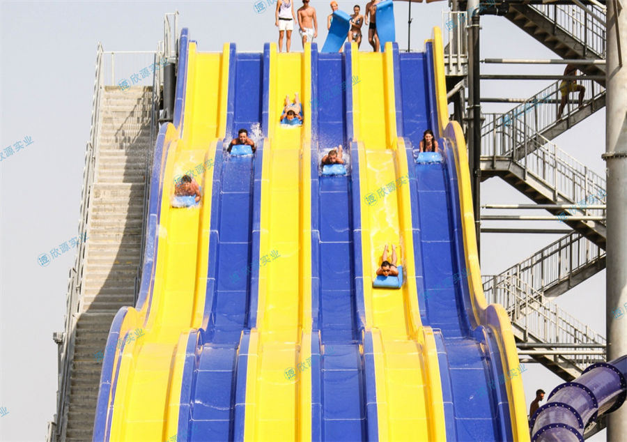 彩虹竞速波浪滑梯水上大型滑道定制