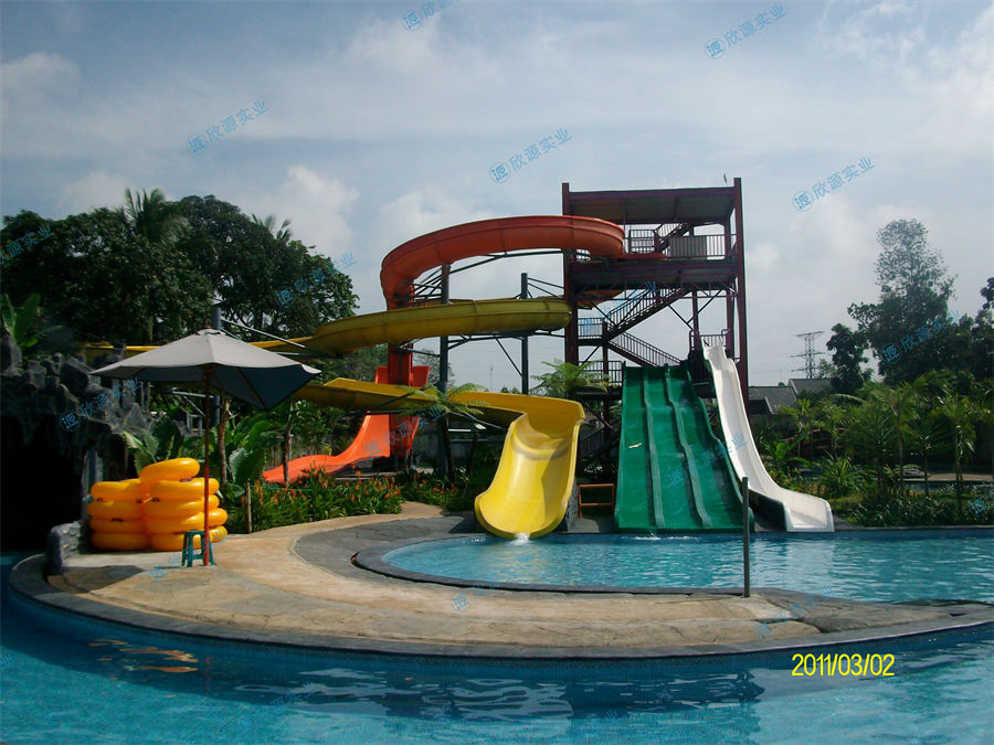 螺旋滑梯水上乐园大型滑梯