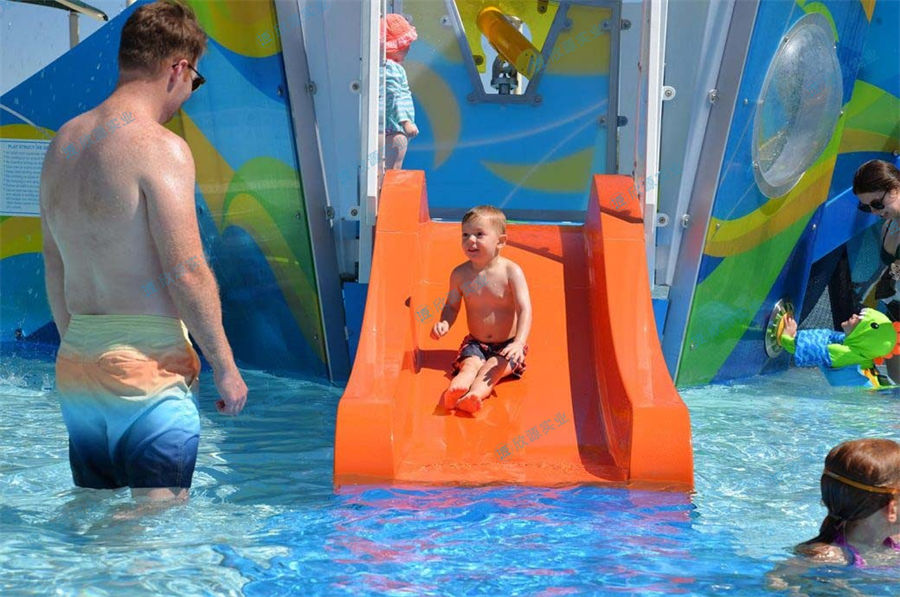 简约风格水上乐园水寨水屋