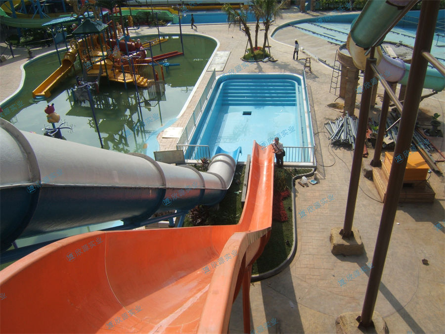 雪橇炮筒滑梯水上乐园大型滑梯