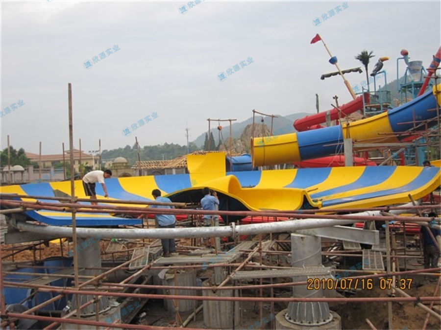 巨兽碗水上乐园大型滑梯